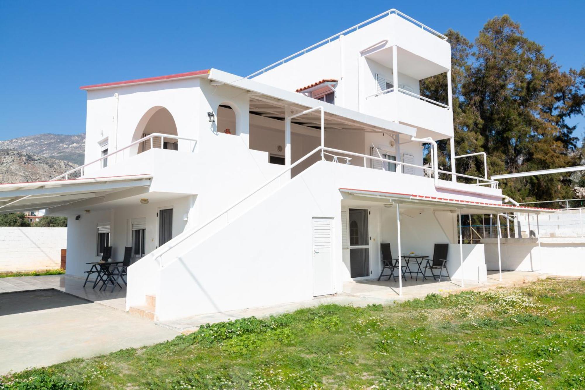 Kineta Seaside Summer Apartments エクステリア 写真
